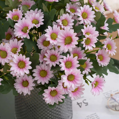 Silk Daisy Artificial Flowers Bouquet for Bridal Shower, Wedding, Home, Garden Decor, Autumn Party, Outdoor Venue Embellishment, Craft Projects, No Wilt, Easy Care