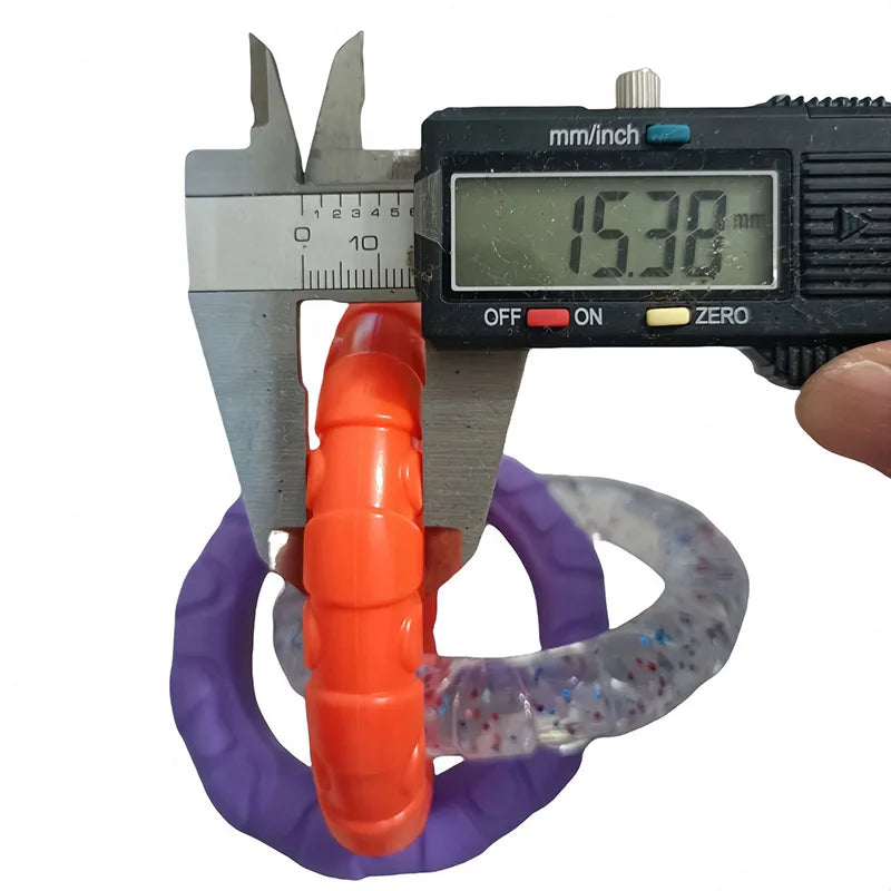 durable rubber dog chew toy, bite-resistant pull ring for tug-of-war, teeth cleaning, ideal for all breeds, suitable for indoor and outdoor play, promotes dental health