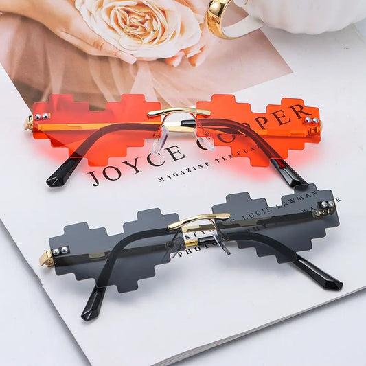 Novel Mosaic Heart Sunglasses Funny Pixelated Mosaic Glasses Retro Gamer Robot Eyeglasses Cosplay Party Glasses for Men Women - UV Protection Stylish Retro Eyewear