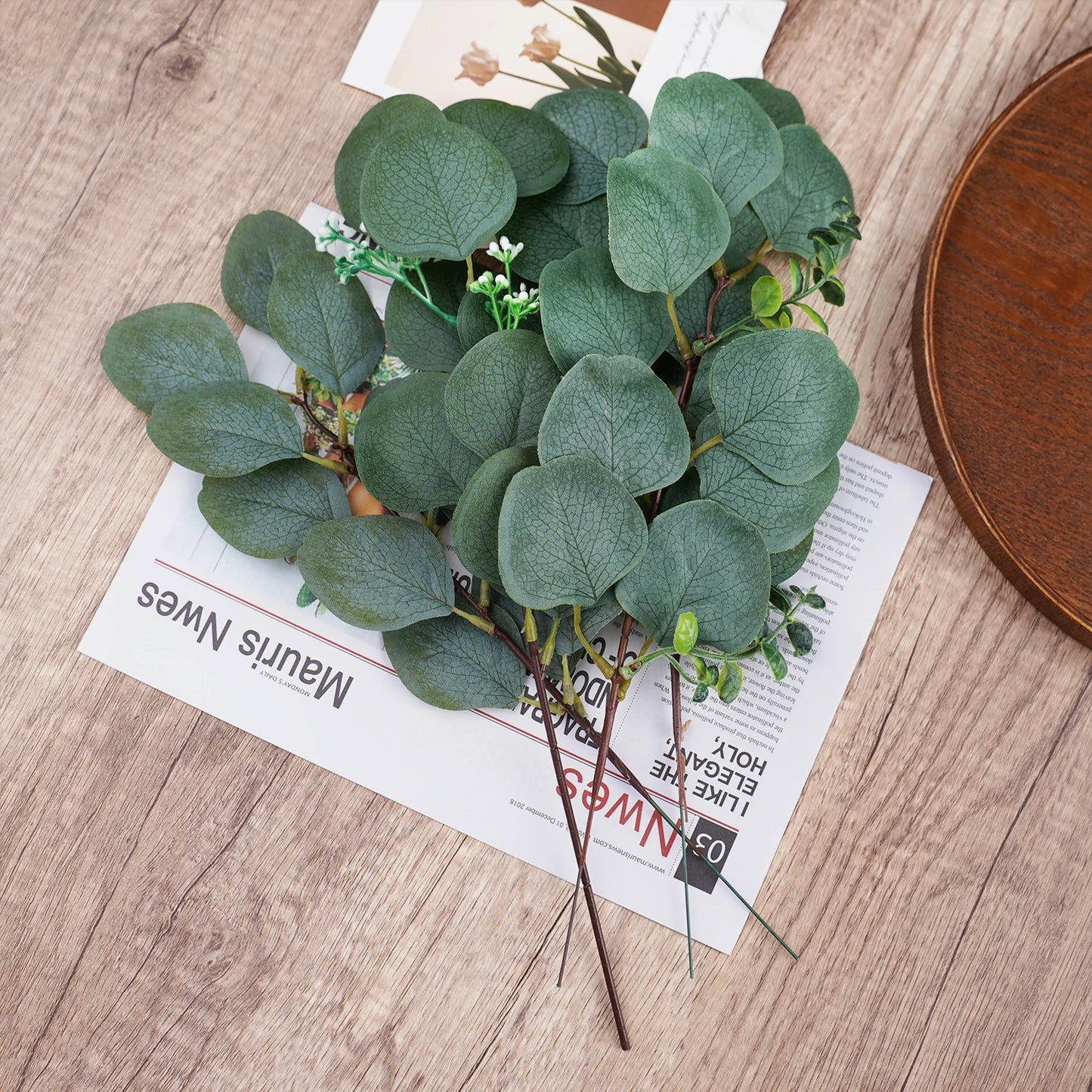 artificial eucalyptus leaves, 1/5pcs, green plastic decor branches, ideal for weddings, home decor, diy crafts, christmas wreaths, outdoor or exhibition use