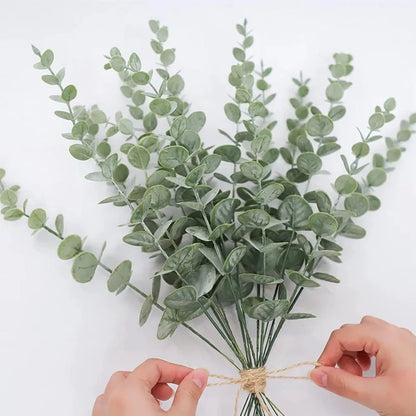 Artificial Eucalyptus Leaf Stems, Silk Greenery for Home Decor, Bridal Shower, Wedding Centrepieces, Hanging Displays, Outdoor Decorations, Set of 5