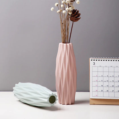 21cm Modern Flower Vase, White Pink Green Plastic, Nordic Style Home Decor, Ideal for Living Room and Small Flower Arrangements, Minimalist Ornament, Shatter-Resistant